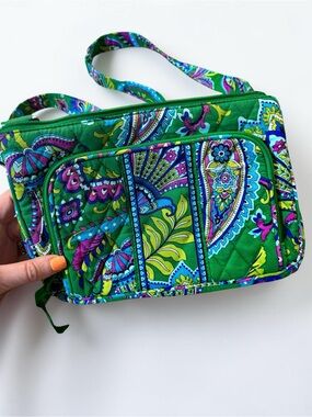 Retired Vera Bradley Emerald Paisley Crossbody Purse Quilted Cotton Bag